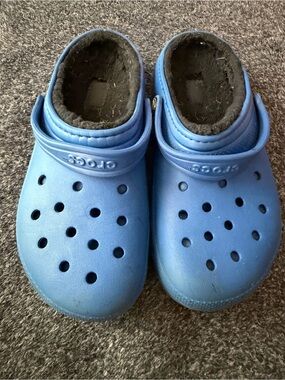 CROCS Junior/Women’s Classic Lined Clog - Blue with Black Lining
